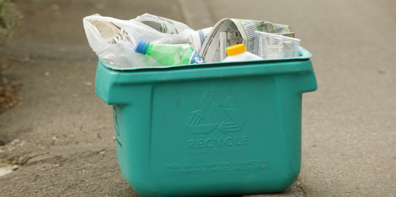 Recycling bin